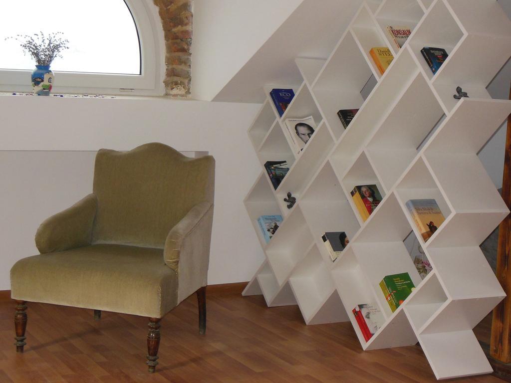 Florence Studio Varna Ruang foto